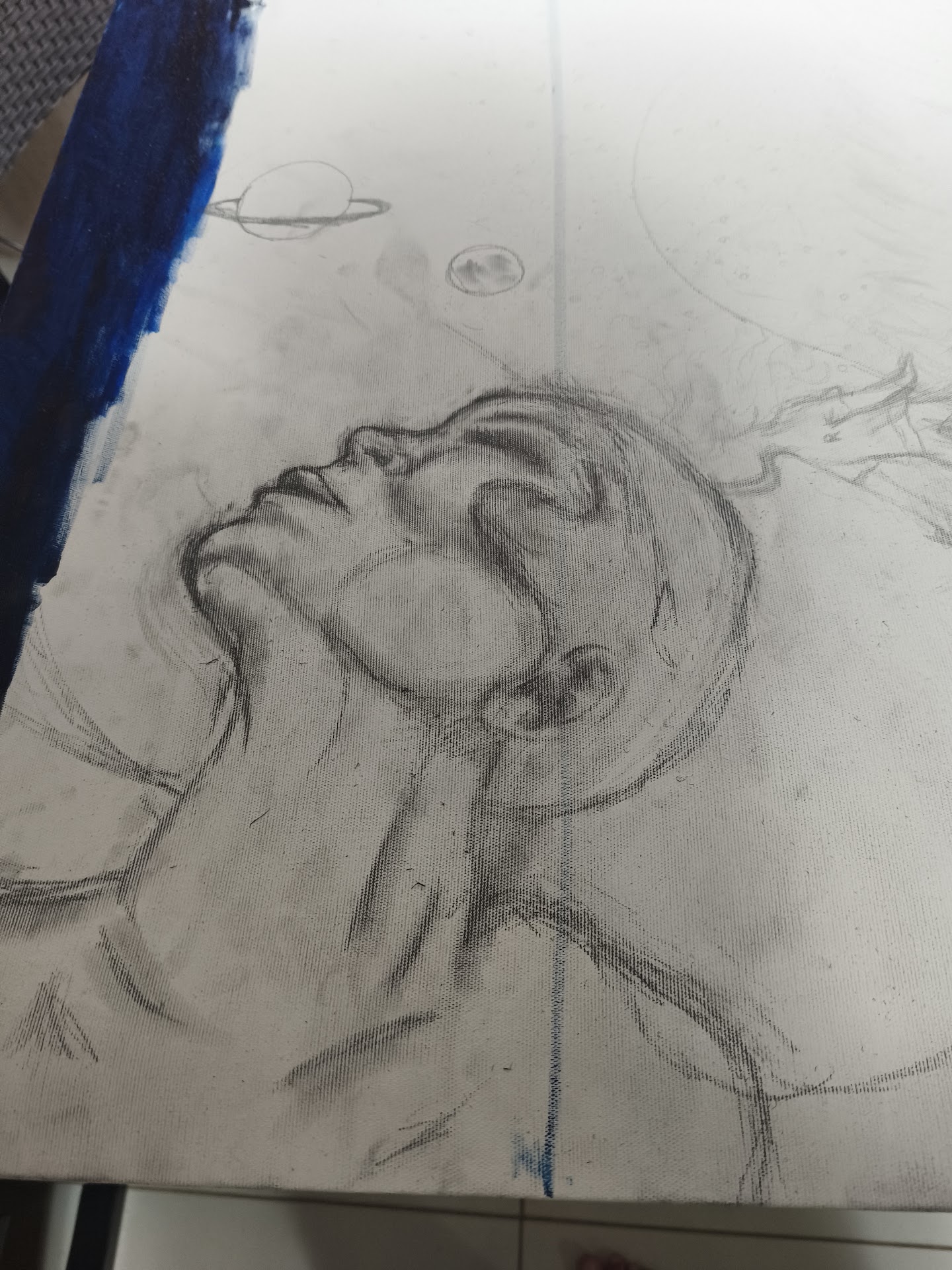 Desenho a lápis completo da obra Chama com primeira faixa azul
