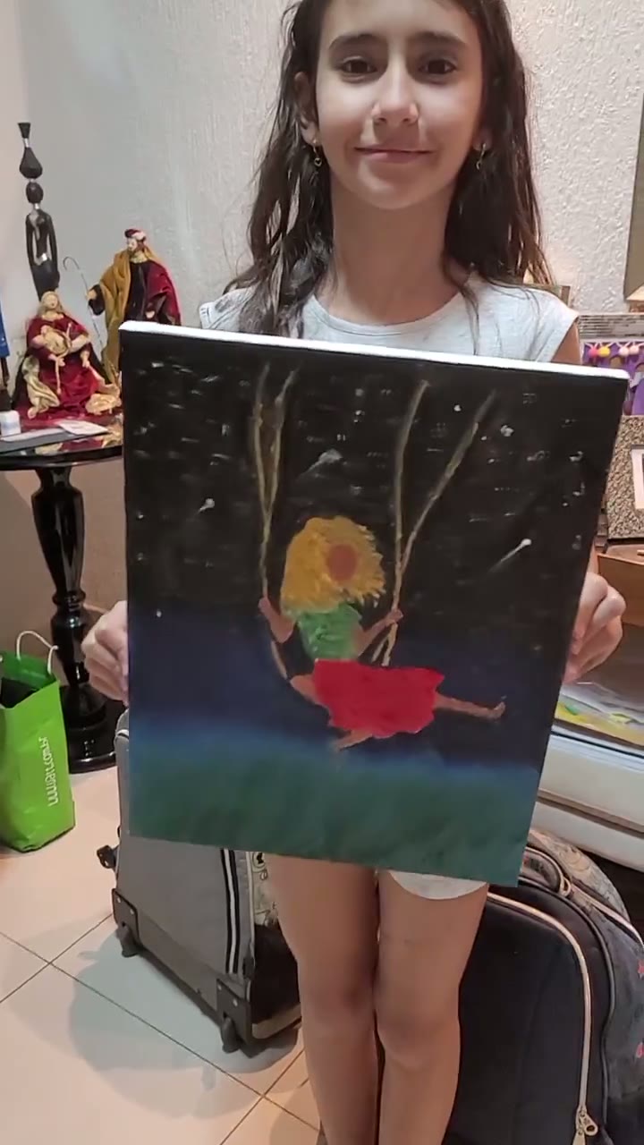 Vídeo: Helena apresenta a obra recém-terminada, contando a cena do balanço sob as estrelas.